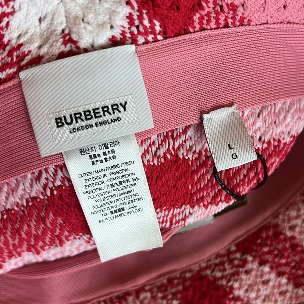 NEW Burberry Knitted Check Bucket Hat, Pink IP Check, Size L, New with Tag $890 - Picture 7 of 8